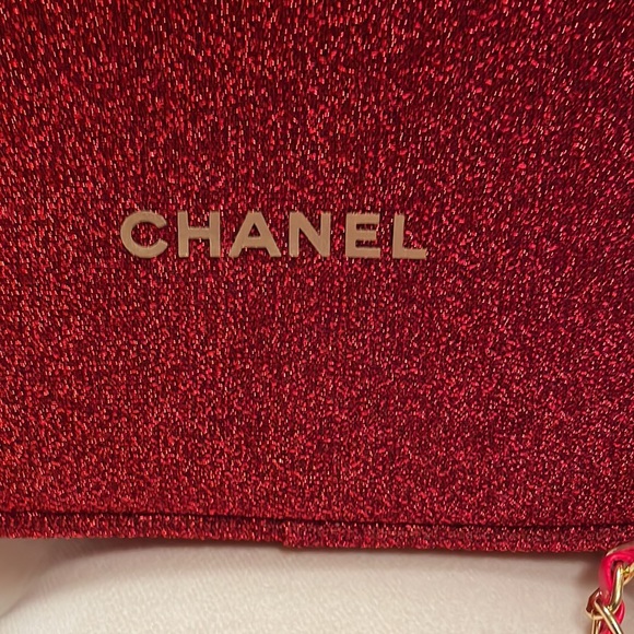 Authentic Chanel bag - Picture 4 of 9